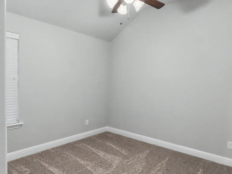 426 Oleander Dr — Photo 18