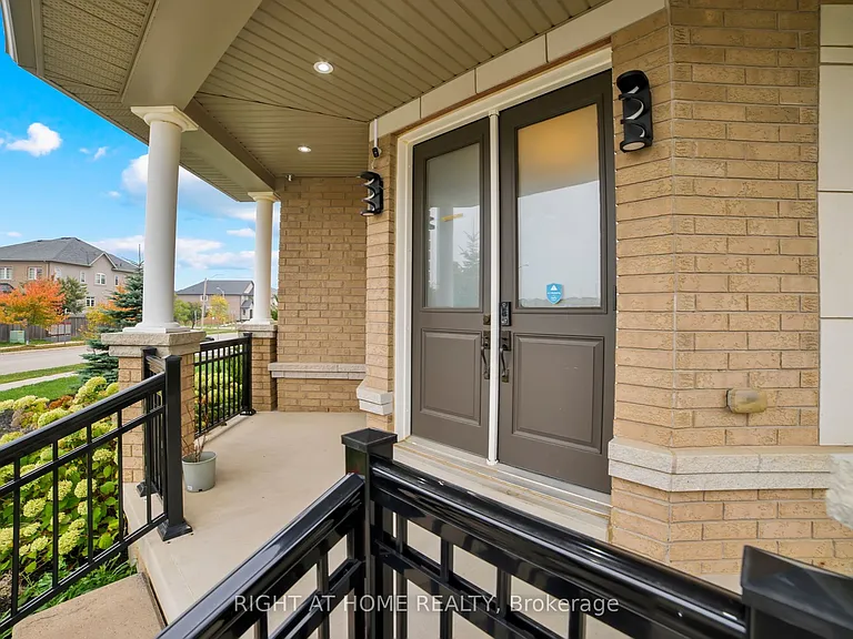 288 Raymond Rd — Photo 3