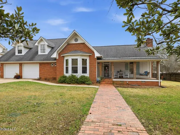 38 Church St, Lake, MS 39092