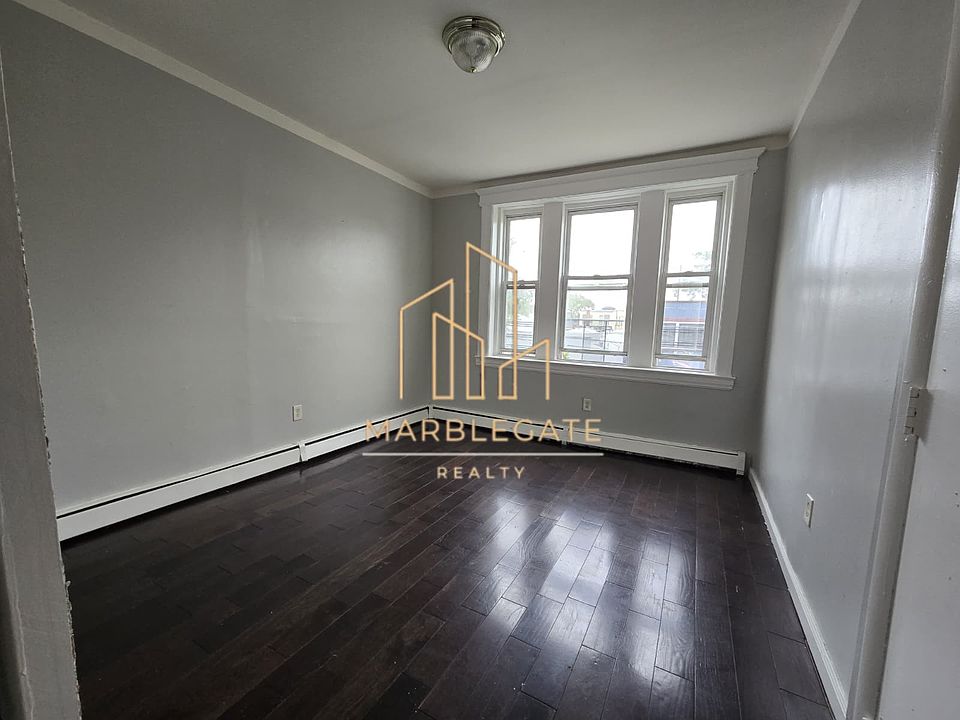 2nd image of 75 Martin Luther King Blvd #4D