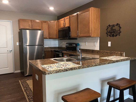 4th image of 901 8th Ave S #1432