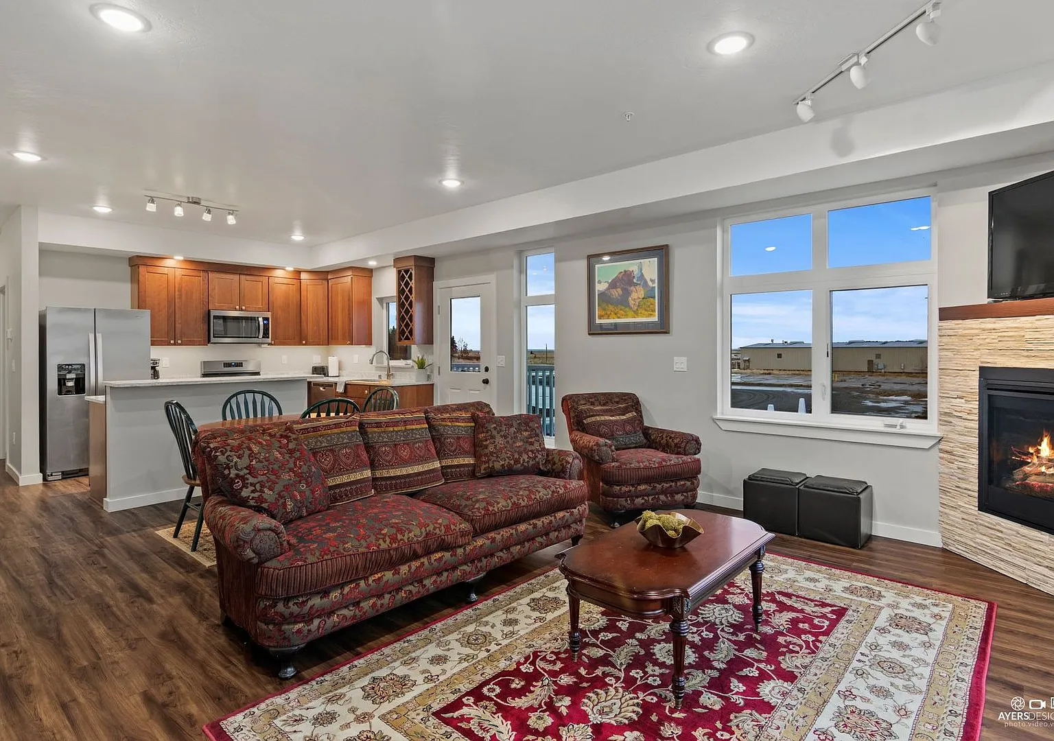 Furnished Executive Rental — Photo 3