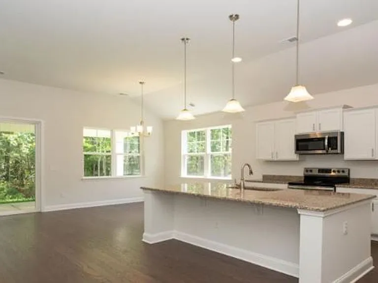 67 Palmer Pl — Photo 3