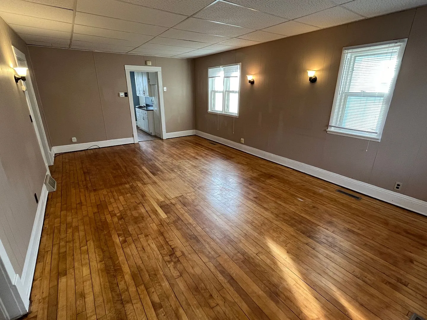 2 Bed 1 Bath House — Photo 4