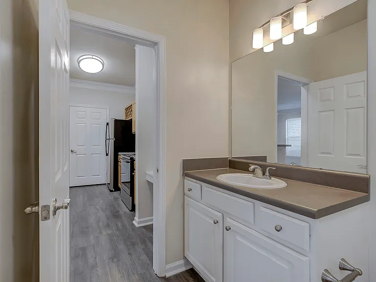 Lakeside at Town Center Apartments — Photo 40