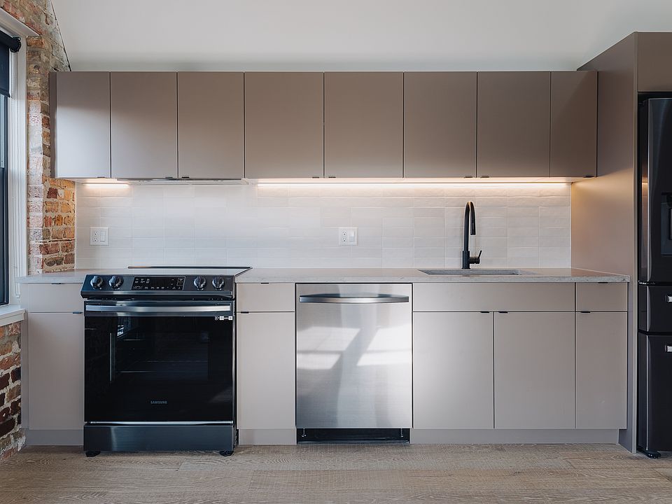 1st image of 2228 N Kedzie Blvd #401