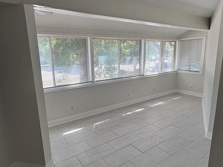 703 Peterson St — Photo 9
