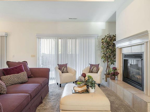 5th image of 2334 S River Rd Unit 6