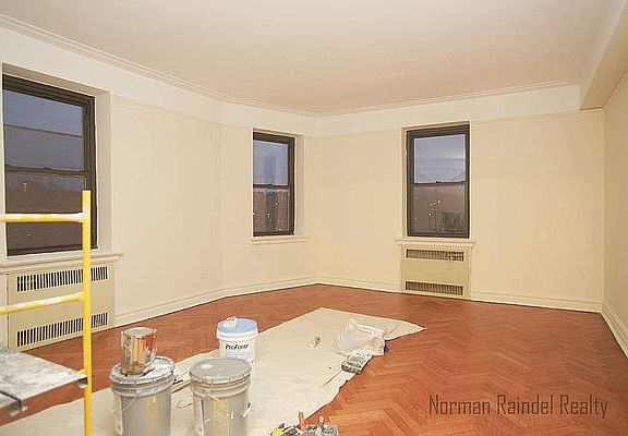 3rd image of 529 E 235th St APT 4D