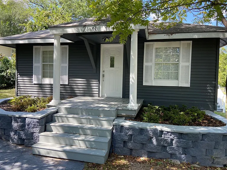 703 Brown St — Photo 25