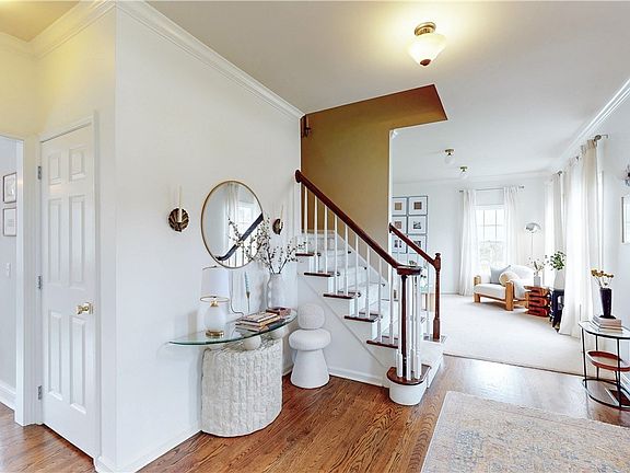 3rd image of 7653 Oxgate Ct