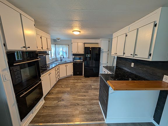 3rd image of 7510 137th Ave NE
