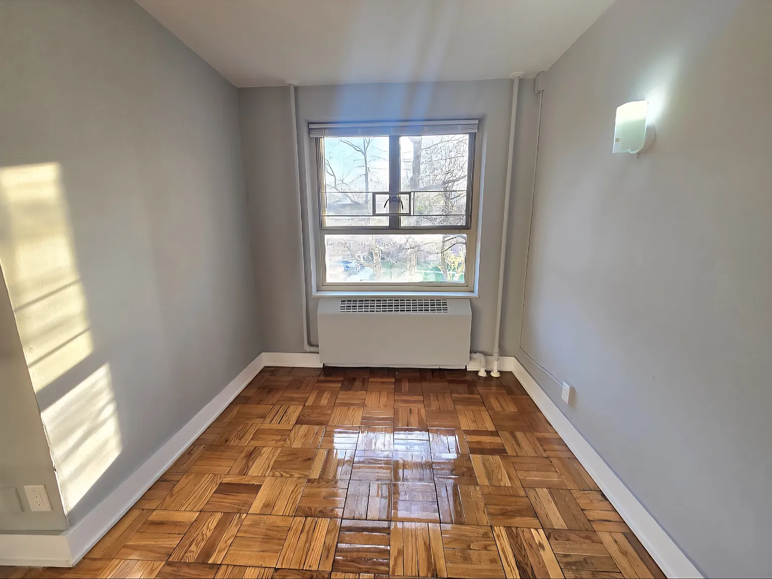1 bed, 895 sqft, $2,400 — Photo 3