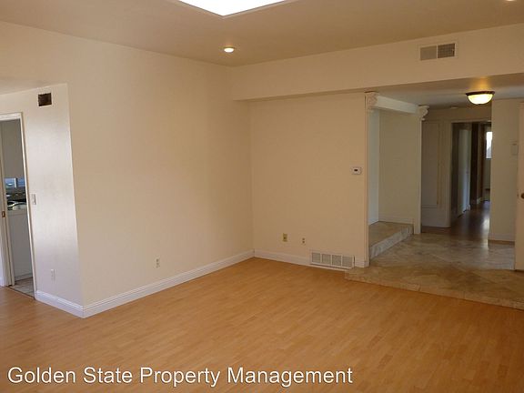 5th image of 625 Windsor Cir