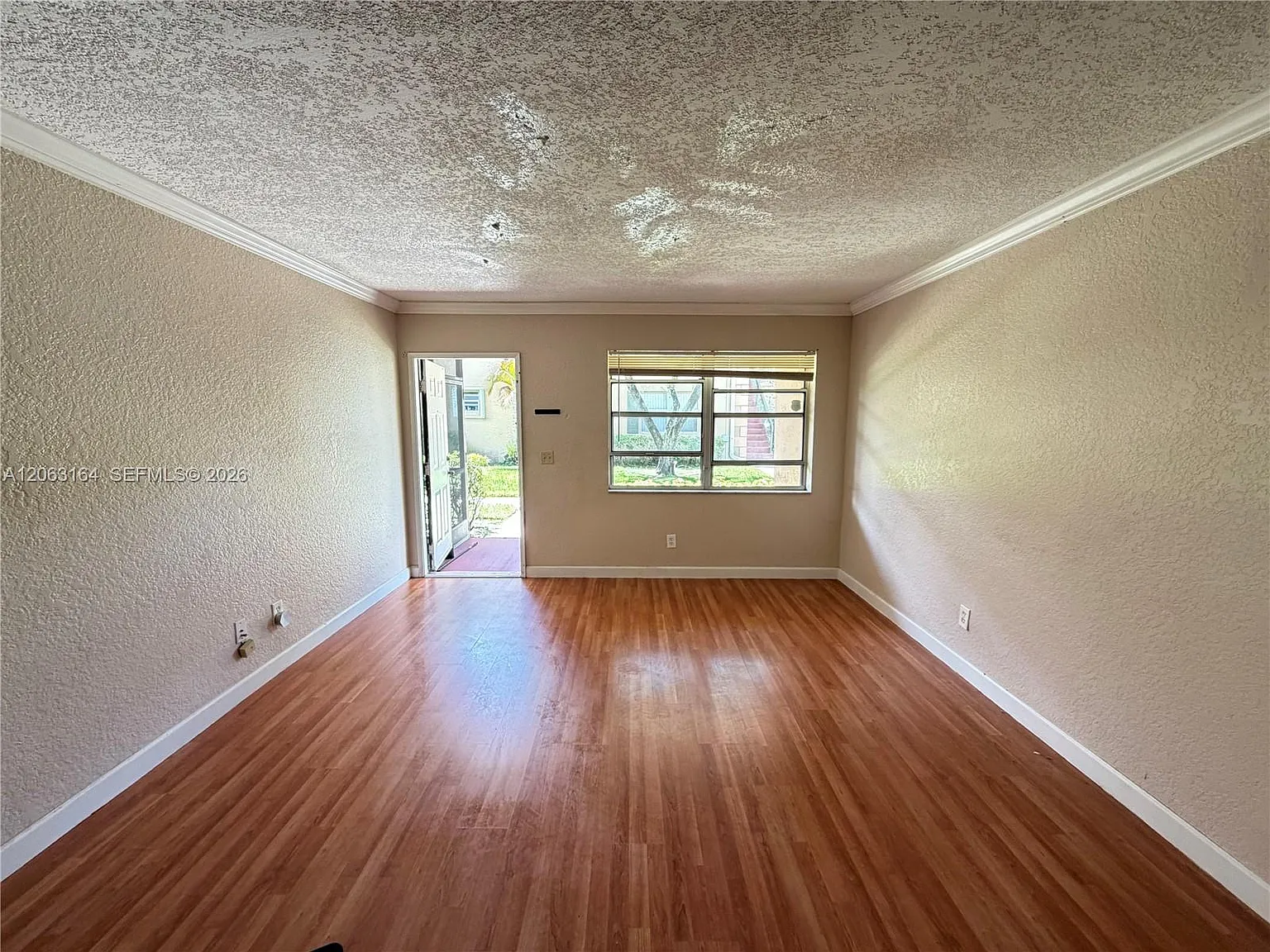 Bella Grand Condo — Photo 4