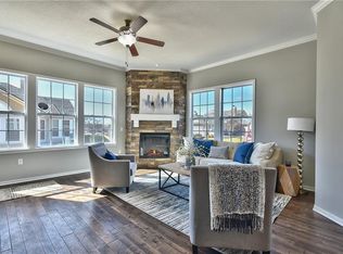 11941 S Tallgrass Dr #500, Olathe, KS 66061