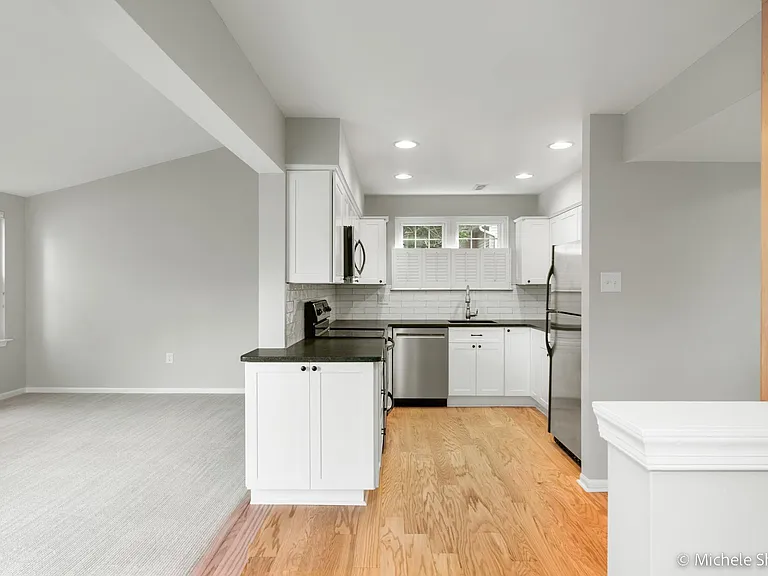 272 Yale Ct — Photo 28