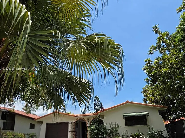 3431 SW 63rd Ave — Photo 8
