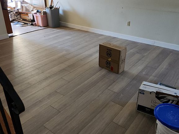 3rd image of 820 Jackson Ln