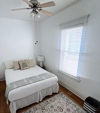 5th image of 1909 W Wellington Ave #1