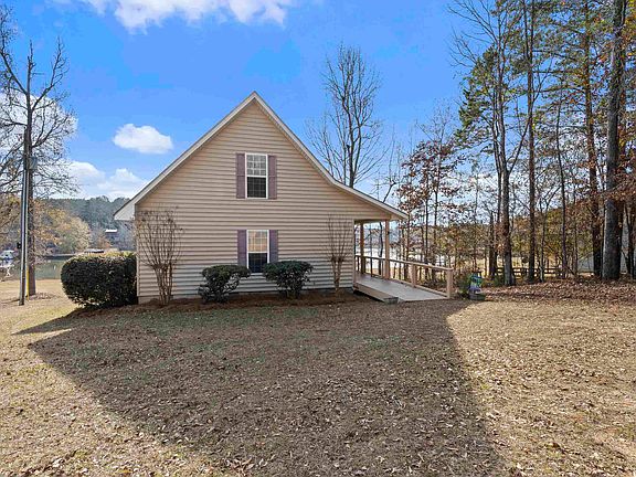 3rd image of 473 Jamesway Dr