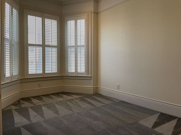 5th image of 148 Tiffany Ave