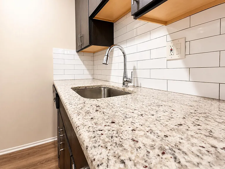810 Plate St #203 — Photo 6
