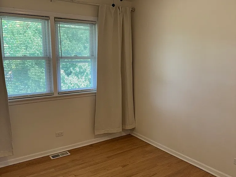 7450 Webster St — Photo 15