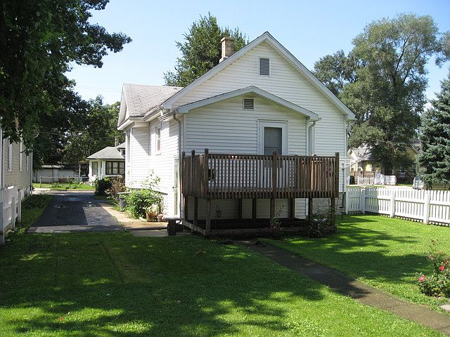 2nd image of 658 N Abe St