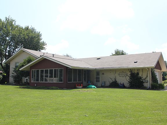 2nd image of 325 Cedarleaf Ct