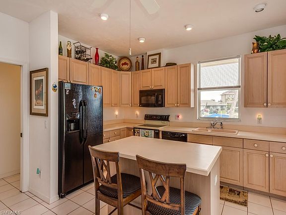 3rd image of 206 Seahorse Ct