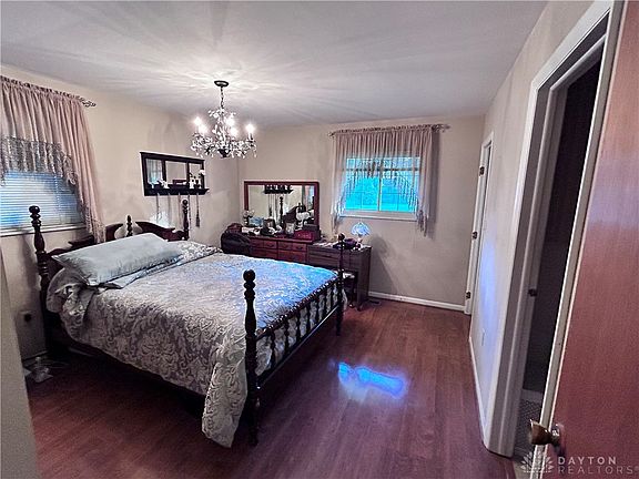 5th image of 2112 Southlea Dr
