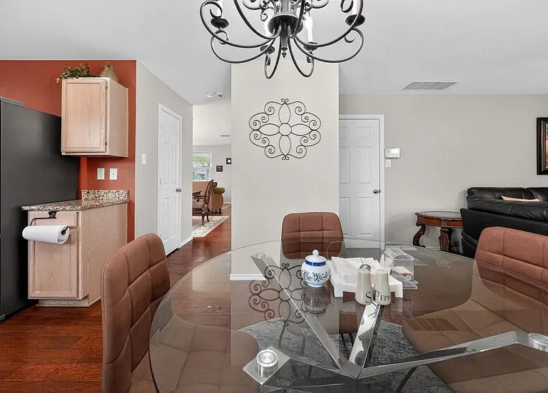 9601 Euclid Dr — Photo 21