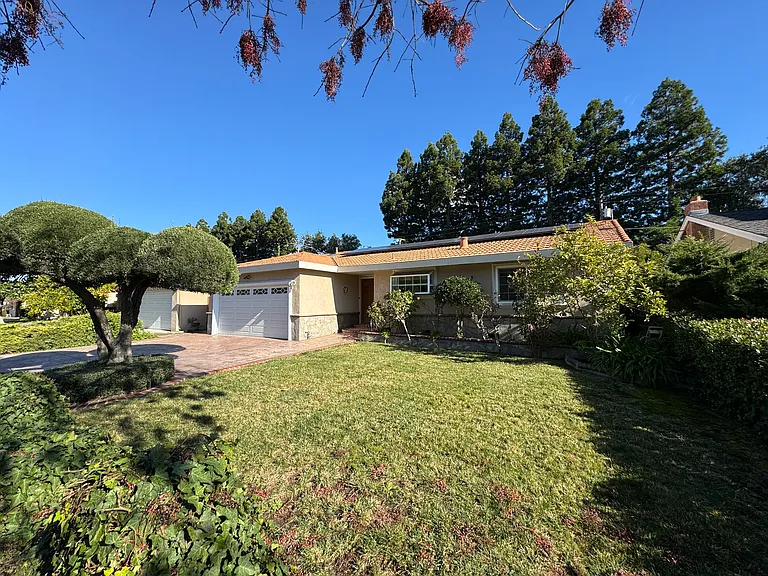 1574 James Town Dr — Photo 2