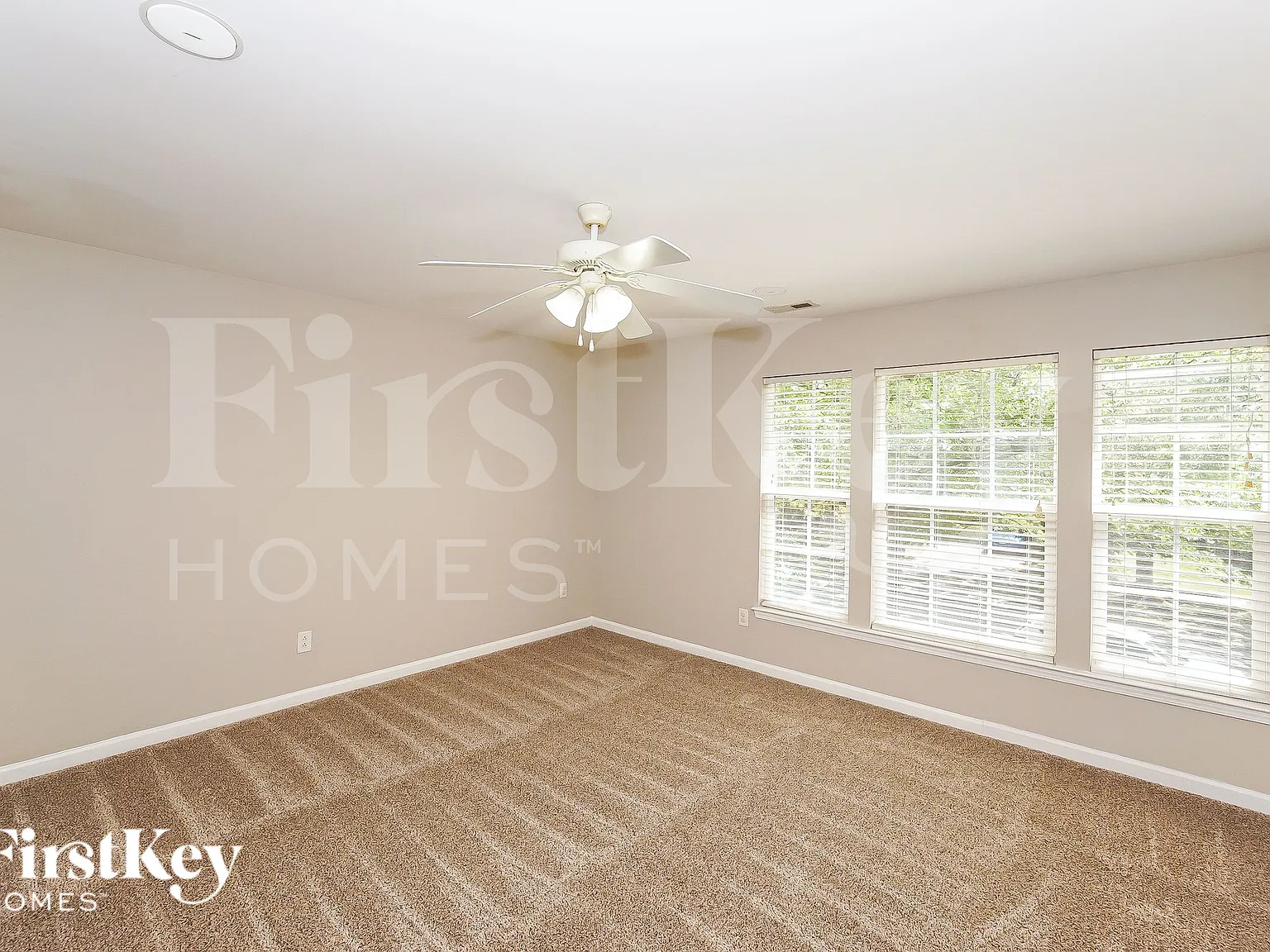 4 bed, 2.5 bath, 2564 sqft, $2,460 — Photo 4
