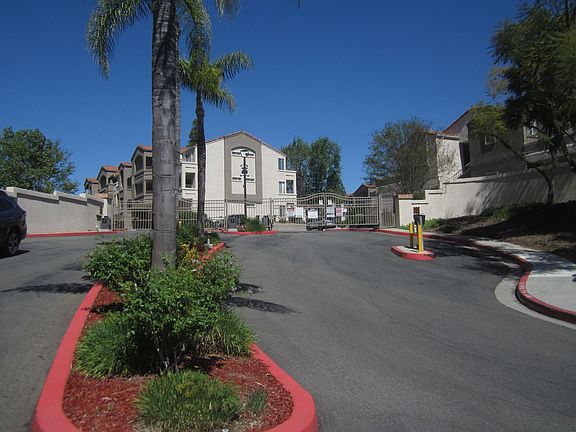 2nd image of 1025 La Terraza Cir Unit 305