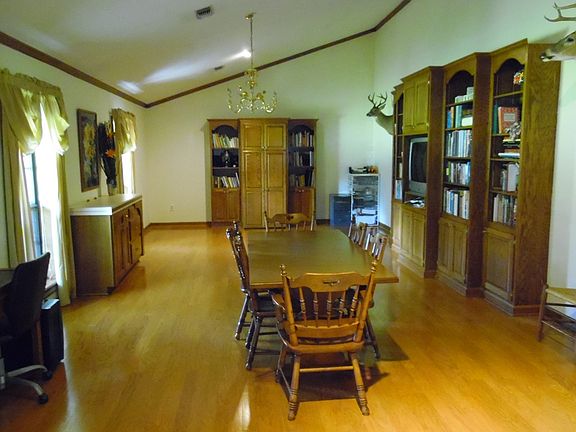 2nd image of 9370 Meadow Ln