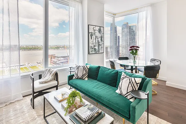 Rented by Lalezarian Properties | media 18