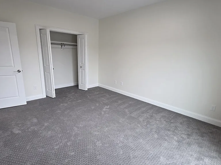 10 Franklin Ave #207 — Photo 6