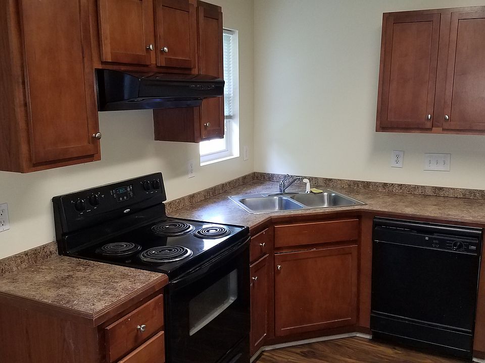 2nd image of 1805 Savannas Run Dr