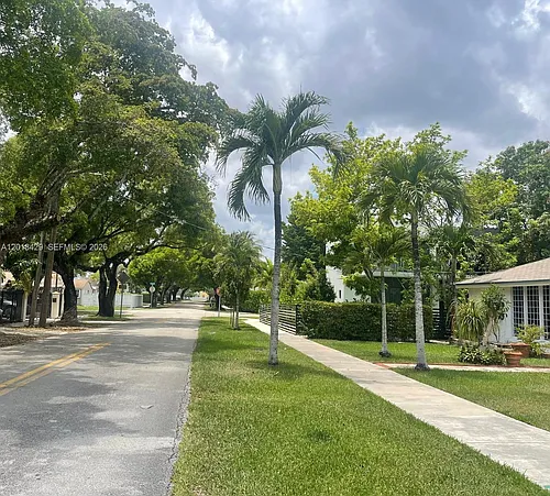 3531 SW 13th St #A Photo 1 3531 SW 13th St #A Photo 1