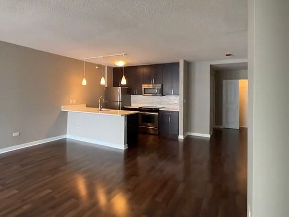 4th image of 739 N Wabash Ave #700