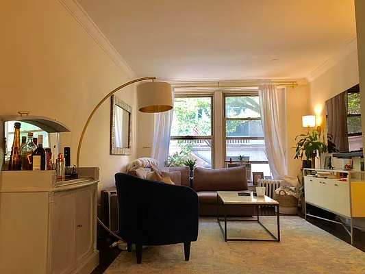 Rented by Douglas Elliman | media 16