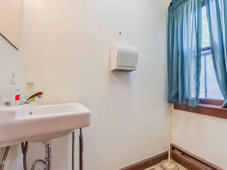 3825 Columbia Blvd #1 — Photo 17