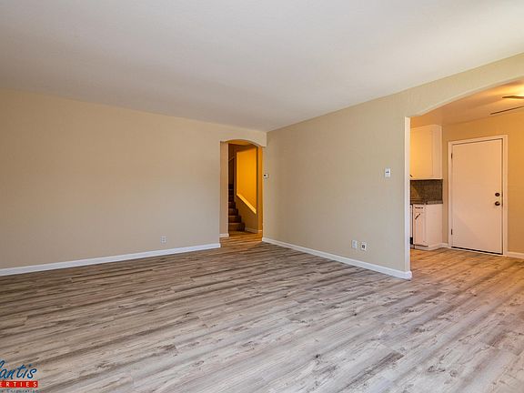 3rd image of 2318 Karen Dr APT 1
