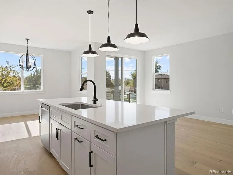 4656 W 9th Ave — Photo 7