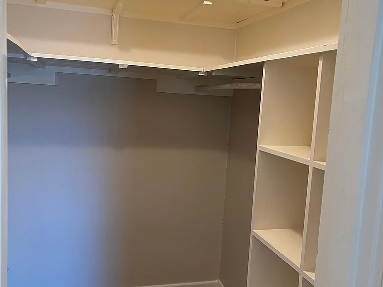 Master bedroom Closet
