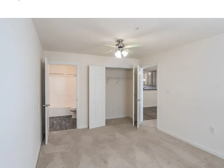 1056 Centerbrooke Ln — Photo 6