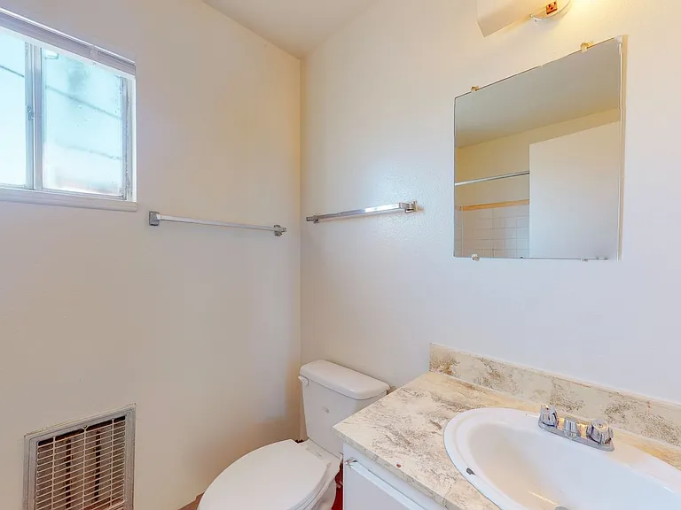 2121 Gold Ave SE — Photo 13