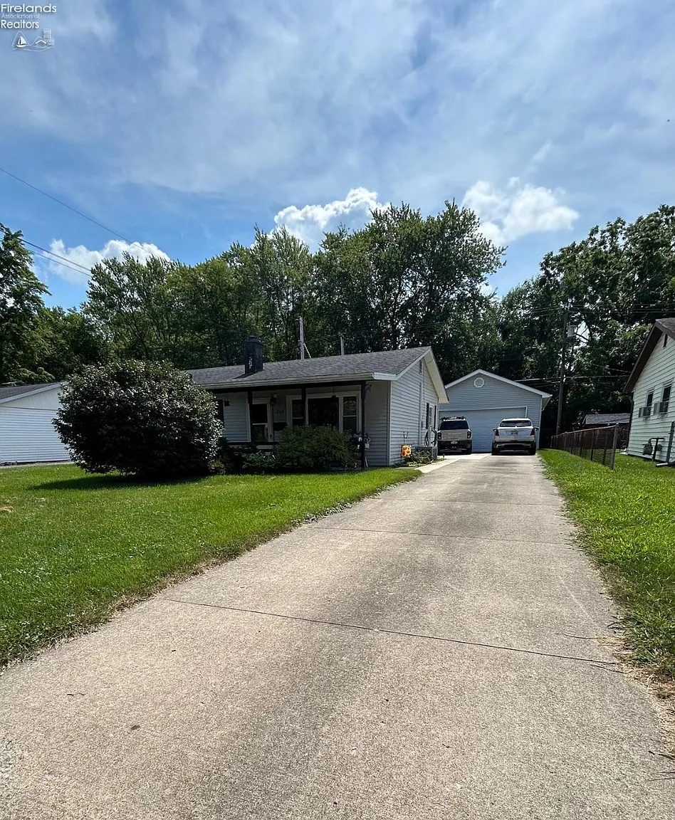 204 Boston Rd photo 1